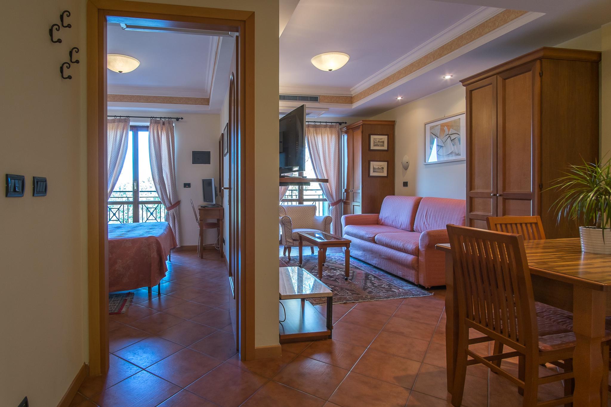 Carpediem Roma Golf Club Resort 4*